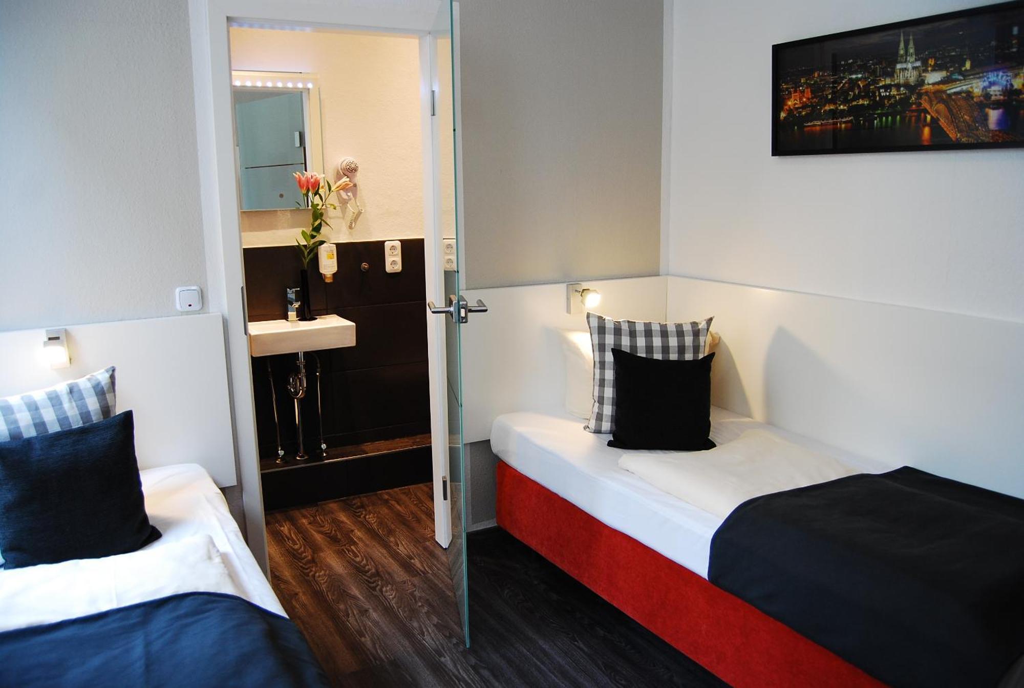 Hotel Alt Deutz City-Messe-Arena Kontaktloser Self Check-In Cologne Exterior photo